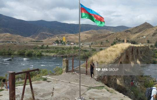Beynəlxalq səyyahlar qrupu Xudafərin körpüsündə olub - FOTO 