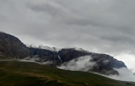 Şahdağa qar yağıb - FOTO 