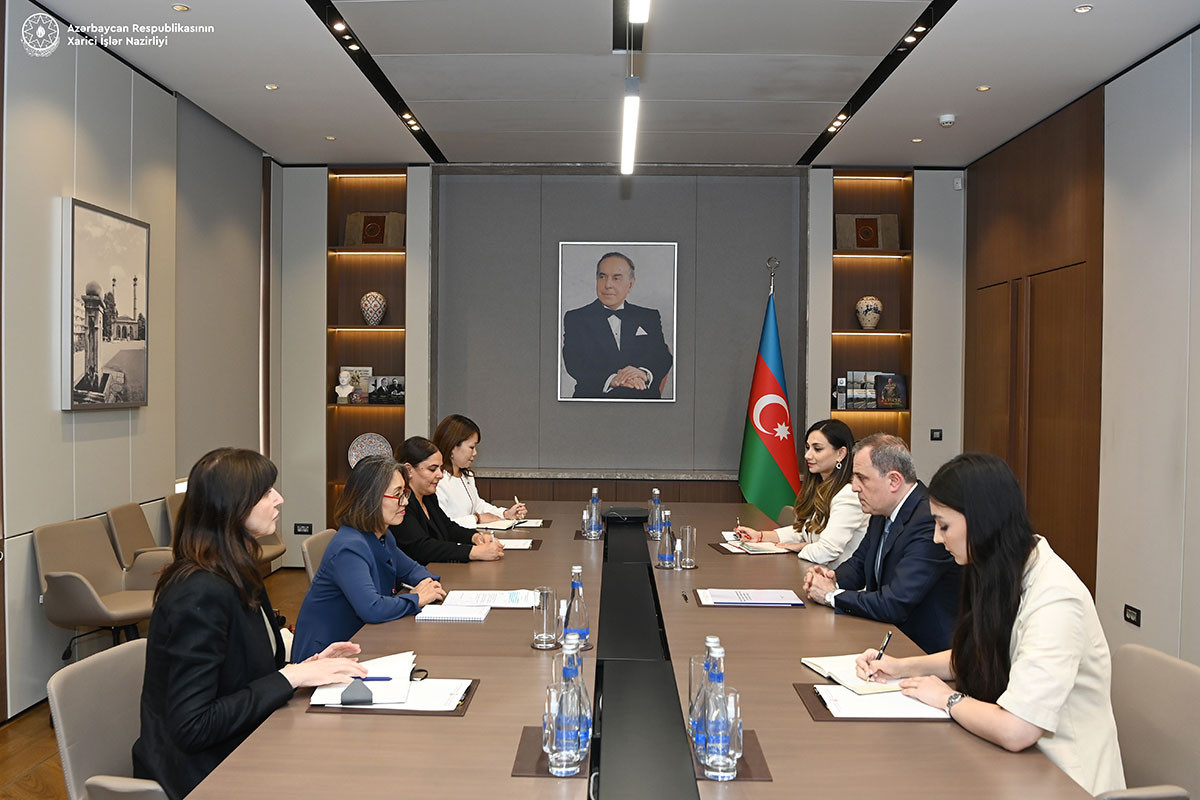 Ceyhun Bayramov BMT-nin İnkişaf üzrə Əlaqələndirici Ofisinin regional direktoru ilə görüşüb