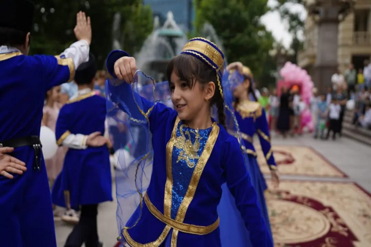 Gəncədə “Cücələrim” uşaq festivalı musiqi paradı ilə başa çatıb - FOTO 
