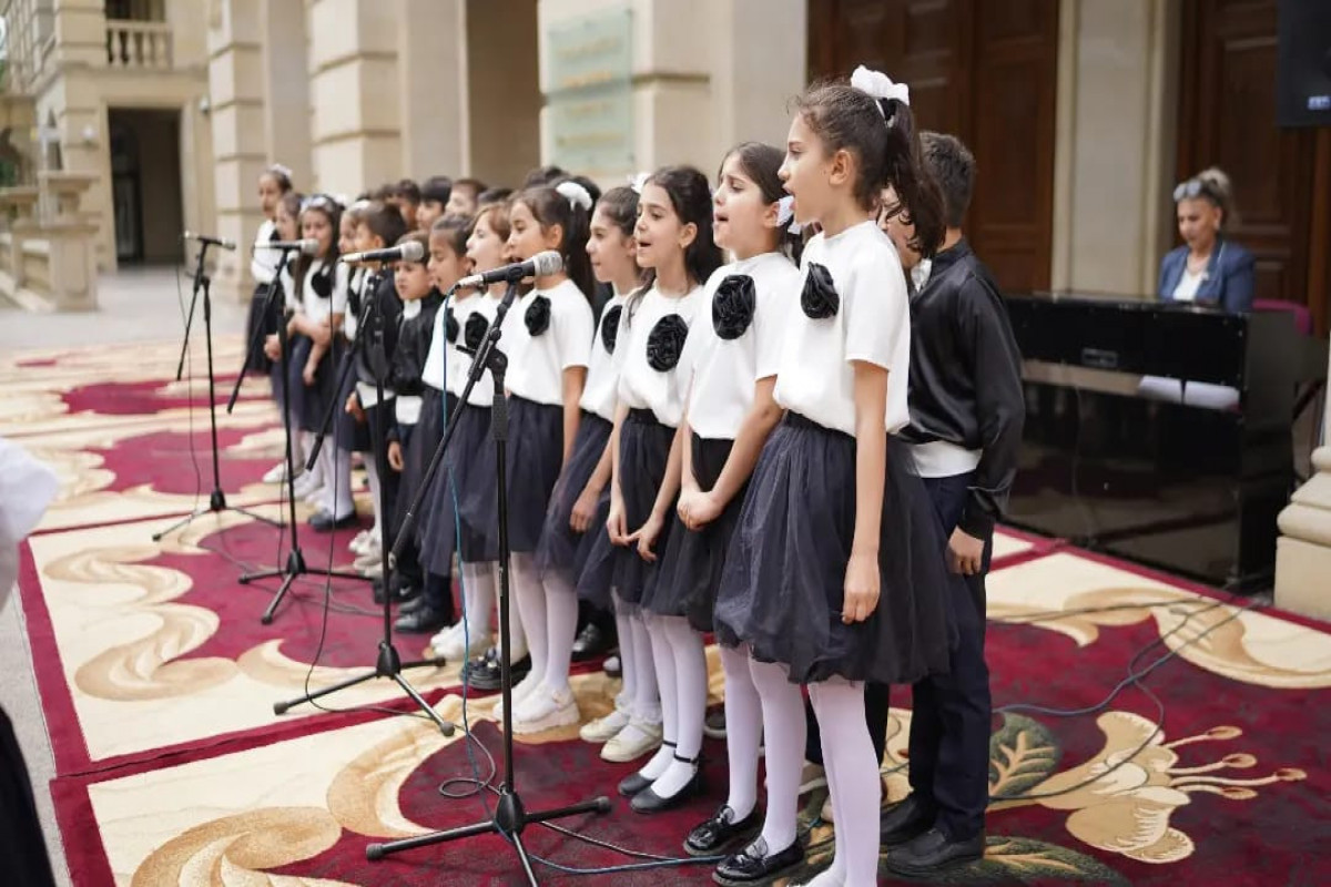 Gəncədə “Cücələrim” uşaq festivalı musiqi paradı ilə başa çatıb - FOTO 