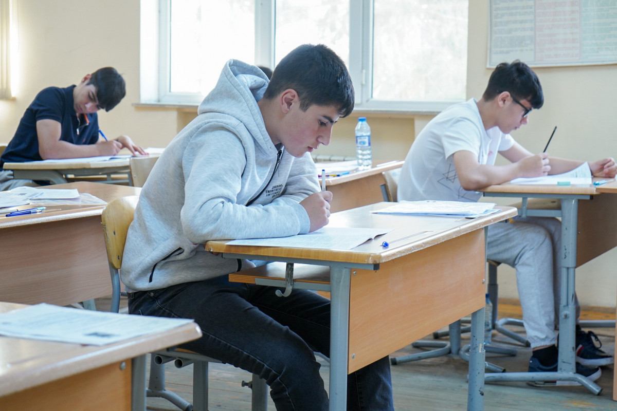 Musiqi, incəsənət, bədii sənətkarlıq, rəssamlıq, muğam, aşıq məktəb və mərkəzlərinə işə qəbul üzrə test imtahanı keçirilib