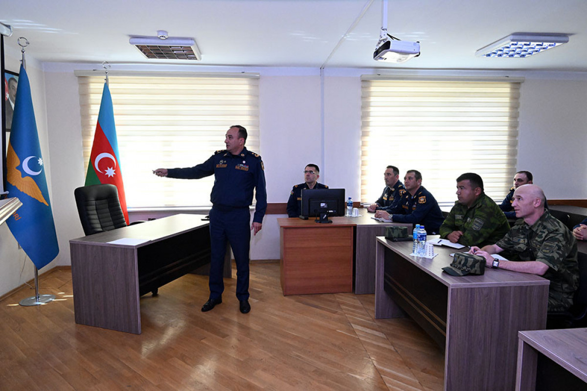 Azerbaijani, Tajik servicemen discussed utilization of UAVs