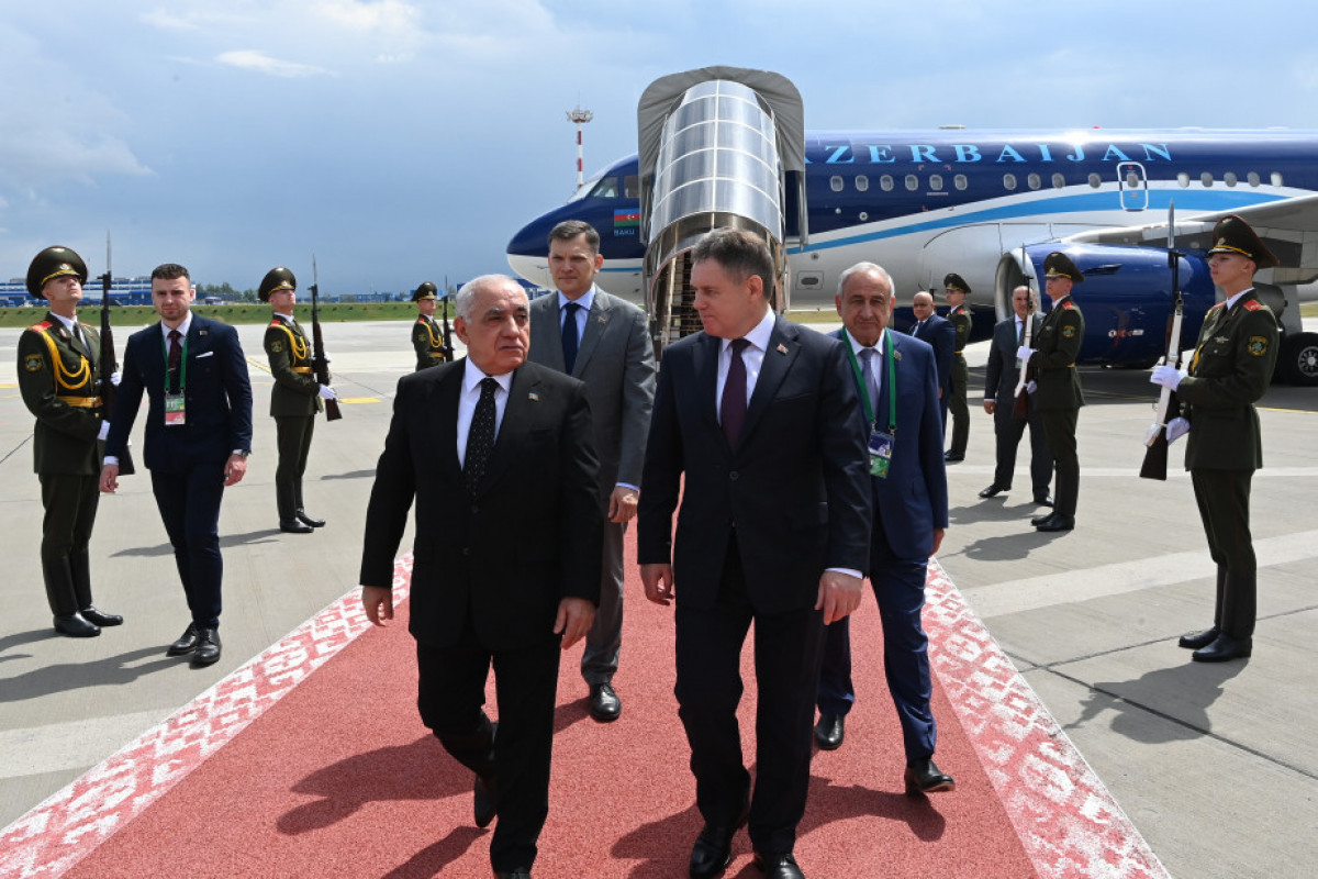 Али Асадов в ходе визита в Минск