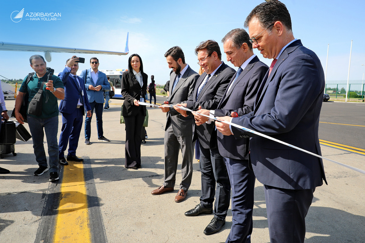 Buxarestdə AZAL-ın ilk reysinin təntənəli qarşılanma mərasimi keçirilib - FOTO 