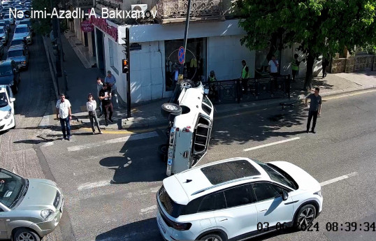 "Dədə Qorqud" parkı istiqamətində yol qəzası baş verib, sıxlıq var - FOTO 