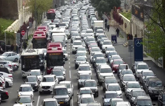 Bakıda sıxlıq olan yollar - SİYAHI 