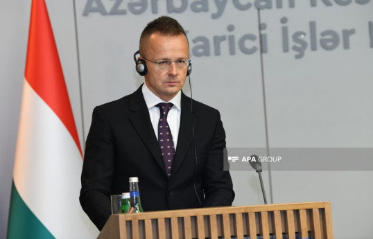 Macarıstanın xarici işlər və ticarət naziri Peter Siyarto
