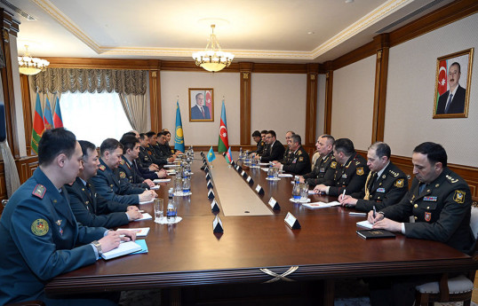 Azərbaycan və Qazaxıstan arasında hərbi əməkdaşlığa dair sənəd imzalanıb - VİDEO 