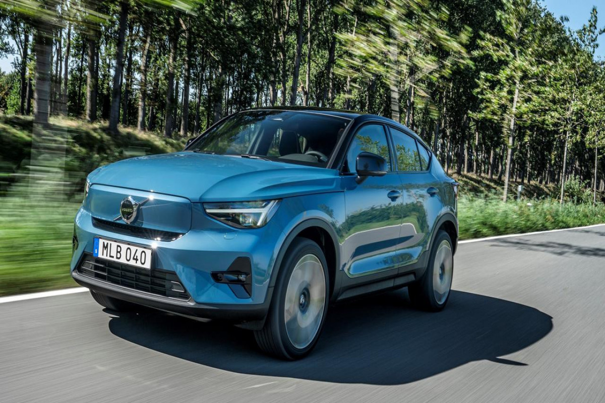 “Volvo” 70 mindən çox elektrik avtomobilini geri çağırır