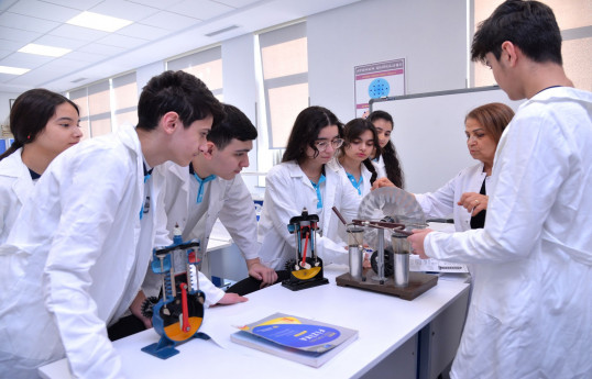 Bakıda təmayül siniflərdə 17 mindən çox şagird təhsil alır