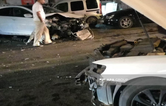 Bakıda zəncirvari yol qəzası baş verib - FOTO 
