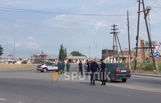 İrəvana aparan yollarda postlar qurulub, avtomobillər yoxlanılır