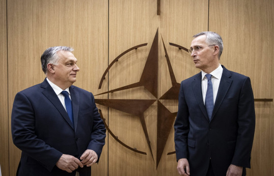 Macarıstan Baş naziri Viktor Orban və NATO Baş katibi Yens Stoltenberq