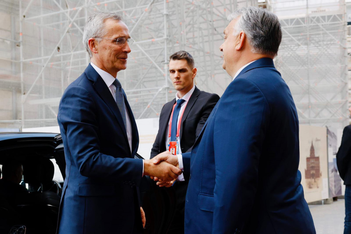 NATO Baş katibi Yens Stoltenberq və Macarıstan Baş naziri Viktor Orban