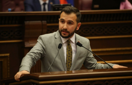 “Mülki müqavilə” fraksiyasının rəhbəri: Qalstanyan və müxalifət ikinci 9 noyabrı təşkil etməyə cəhd etdilər