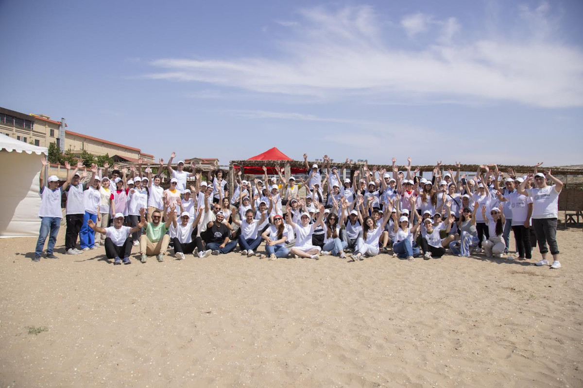 COP29 Könüllülərinin iştirakı ilə sahilyanı təmizlik aksiyası təşkil edilib