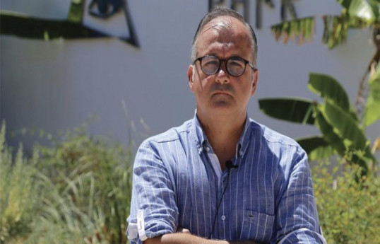 Girne Amerikan Universitetitinin professoru Sadık Akyar