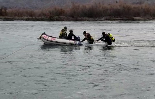FHN: Avtomobillə Kür çayına düşən iki nəfərin axtarışları davam etdirilir