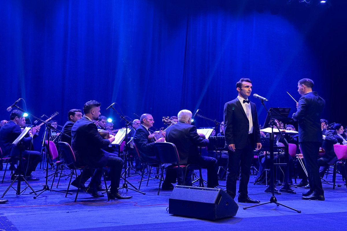 Gəncə Dövlət Filarmoniyasında Bəstəkarlar İttifaqının 90 illik yubileyinə həsr olunmuş konsert proqramı olub