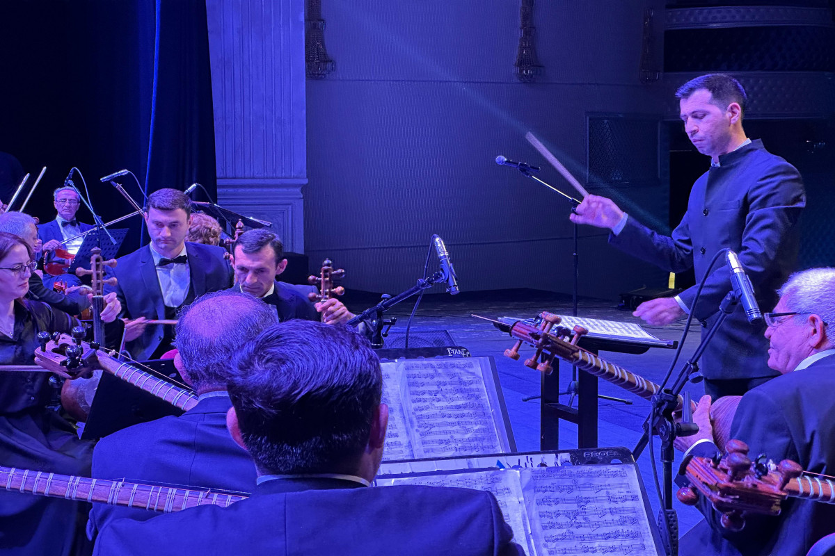 Gəncə Dövlət Filarmoniyasında Bəstəkarlar İttifaqının 90 illik yubileyinə həsr olunmuş konsert proqramı olub