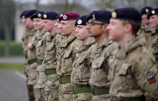 Britaniyanın Müdafiə Nazirliyi hərbi geyimlər üçün emblemlər tədarük edən Çin şirkətindən şübhələnir