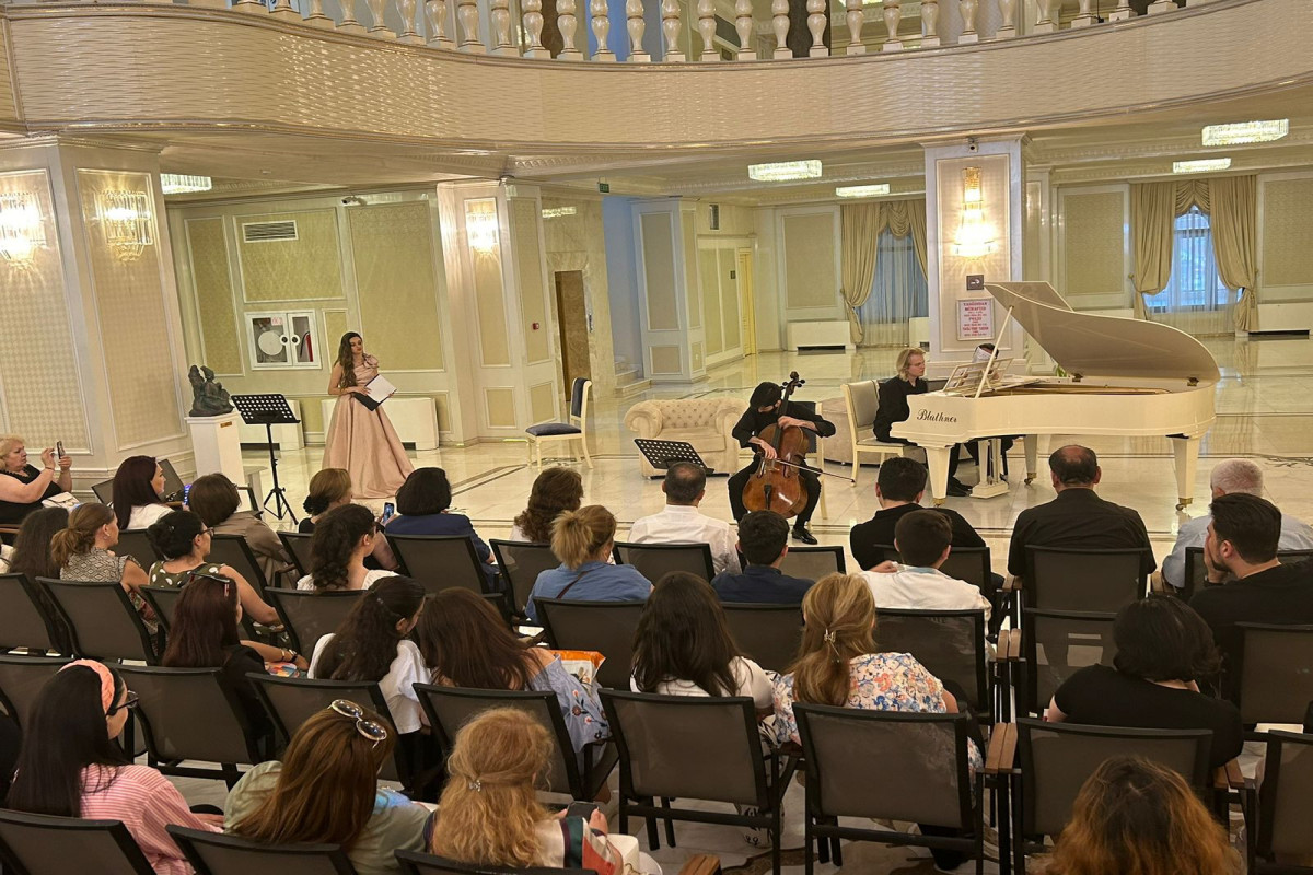 Gəncə Filarmoniyasında Bəstəkarlar İttifaqının 90 illiyinə həsr olunmuş növbəti konsert olub