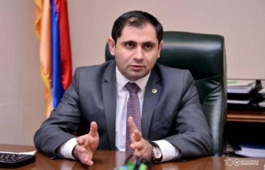 Ermənistanın müdafiə naziri Fransaya səfərə gedib