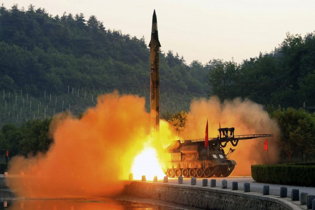 Şimali Koreya ballistik raket sınaqdan çıxarıb