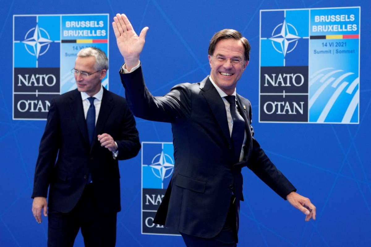 NATO Baş katibi Yens Stoltenberq və Niderland Baş naziri Mark Rutte