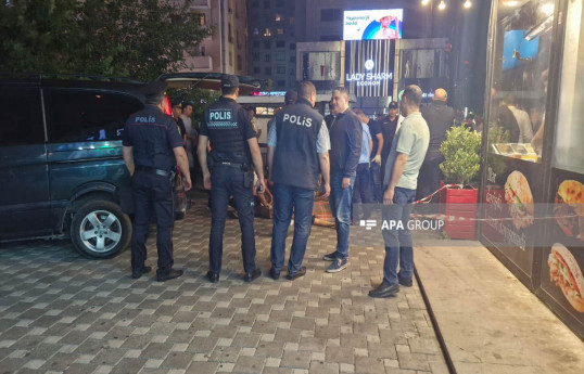 Bakıda ticarət mərkəzinin qarşısında odlu silahla qəsdən öldürülmə faktına görə cinayət işi başlanıb  - FOTO  - VİDEO  - YENİLƏNİB-1 