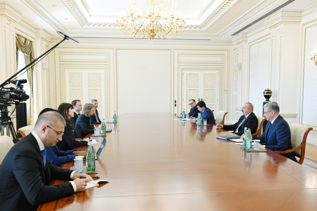 Президент Азербайджана принял заместителя генcека ООН   и исполнительного директора программы по окружающей среде