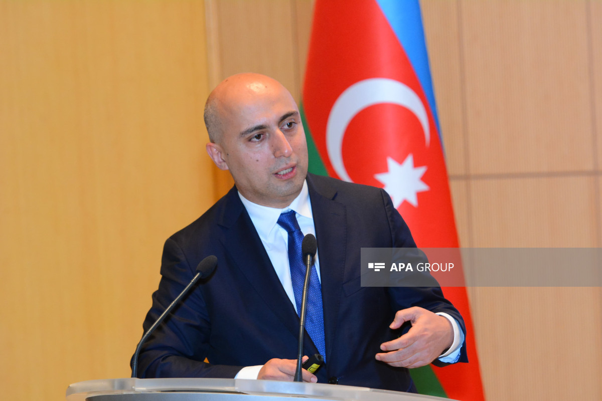 Elm və təhsil naziri Emin Əmrullayev