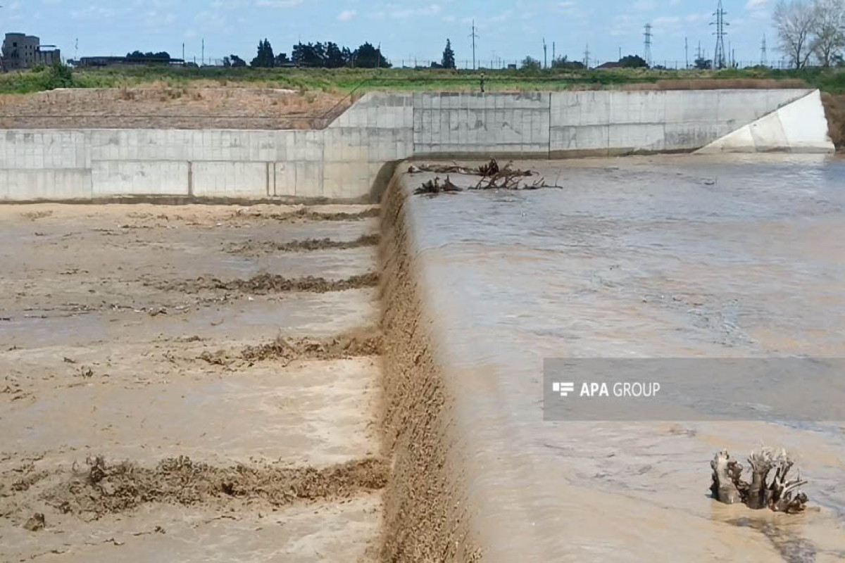 Aramsız leysan yağışları Araz çayında suyun səviyyəsini artırıb  - FOTO 
