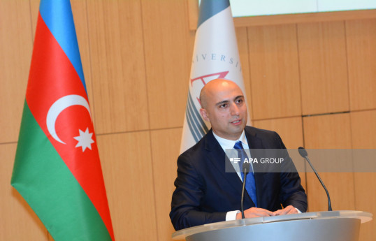 Elm və təhsil naziri Emin Əmrullayev