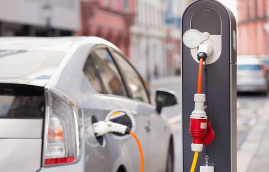 Enerji doldurulması üçün parklanma yerlərində qanunsuz dayanan avtomobillər cərimələnəcək