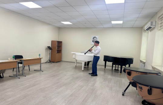 DİM musiqi sənəti istiqaməti üzrə aşağıdakı komissiyalar üzrə qeydiyyatdan keçən abituriyentlərə müraciət edib
