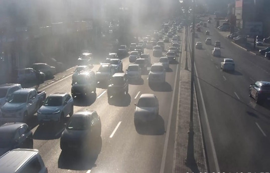 Babək prospektində qəza olub, sıxlıq yaranıb - FOTO 