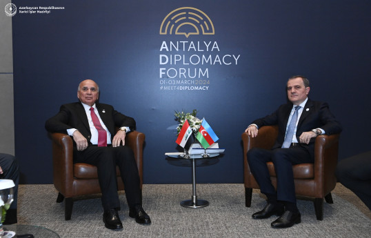 Ceyhun Bayramov İraqın XİN başçısı ilə görüşüb