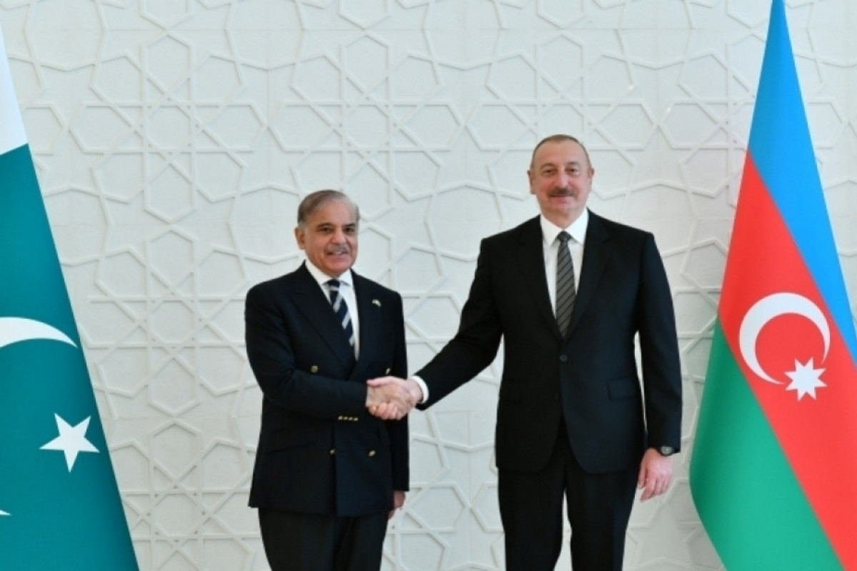 President Ilham Aliyev invites Pakistani PM to visit Azerbaijan
