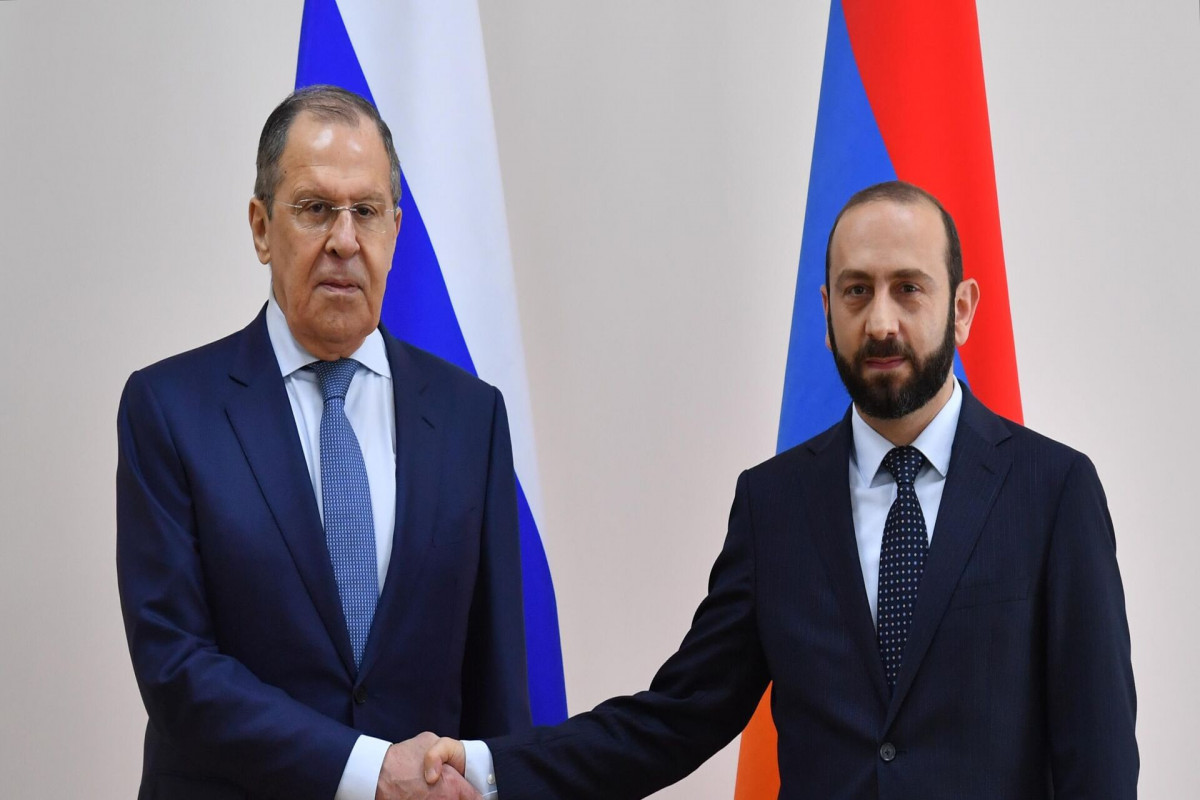 Sergey Lavrov Ararat Mirzoyanla telefon danışığı aparıb