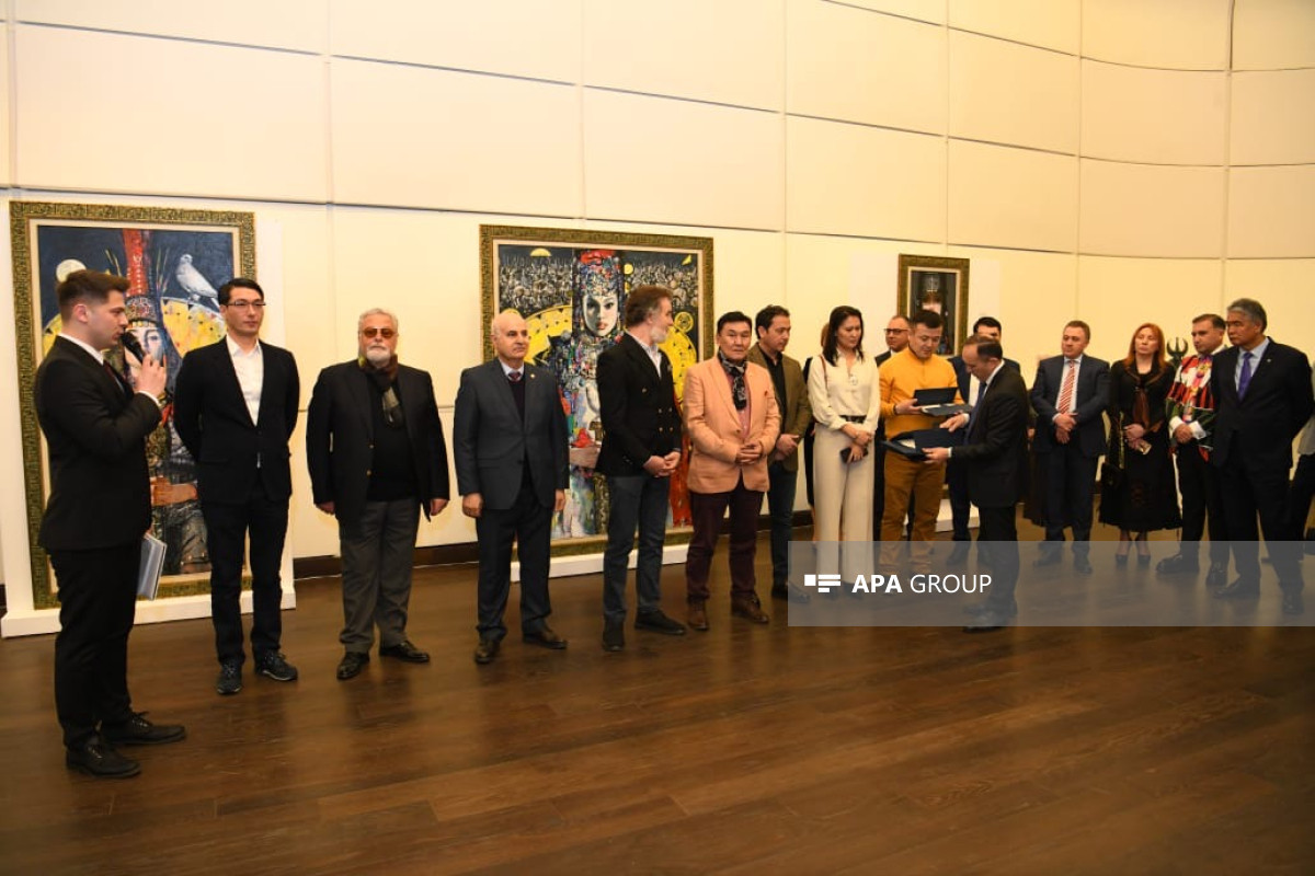 Bakıda türk dünyası rəssamlarının əsərlərindən ibarət "Tomris" adlı sərgisi nümayiş olunub - FOTO 