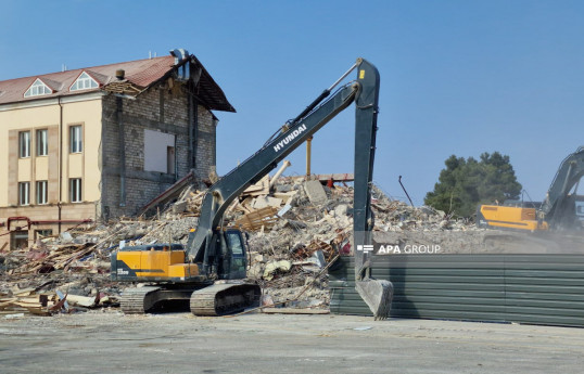 Xankəndidə qondarma “parlament”in və “Arsaxı azad etmiş döyüşçülər” ittifaqının qanunsuz binaları sökülür - FOTO  - VİDEO 