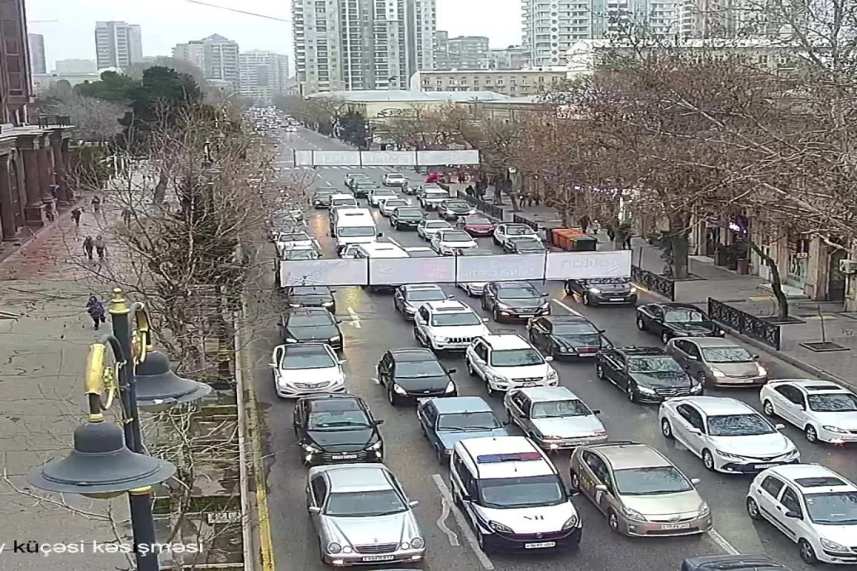 Bakıda sıxlıq müşahidə edilən yollar - SİYAHI 