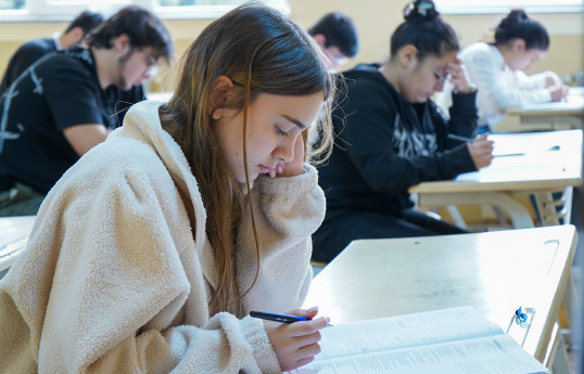 Bu gün 53 mindən çox şagird buraxılış imtahanı verib - YENİLƏNİB 