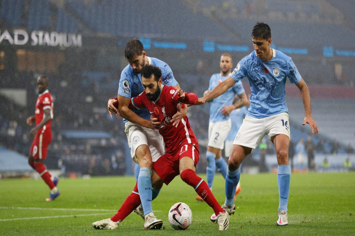 "Liverpul" "Mançester Siti" ilə bərabərə qalıb