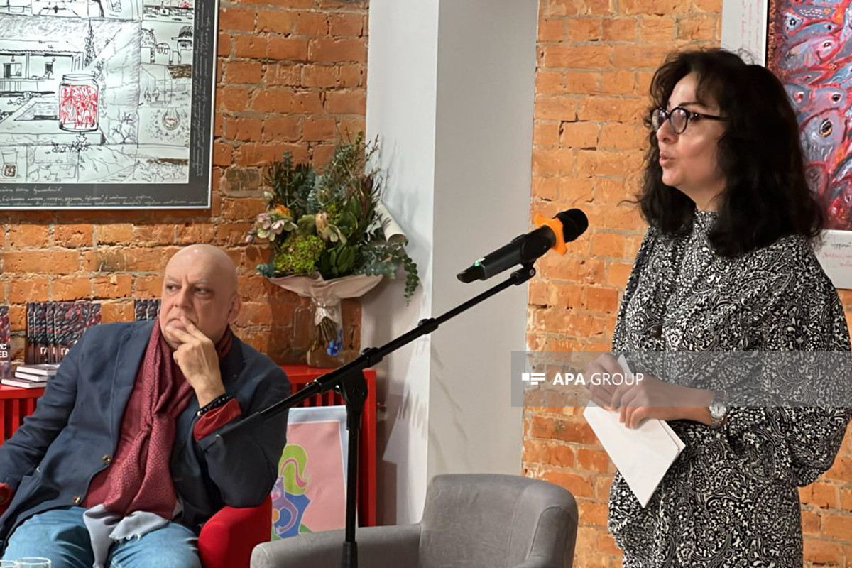 Moskvada azərbaycanlı rəssamın kitabı təqdim edilib - FOTO 
