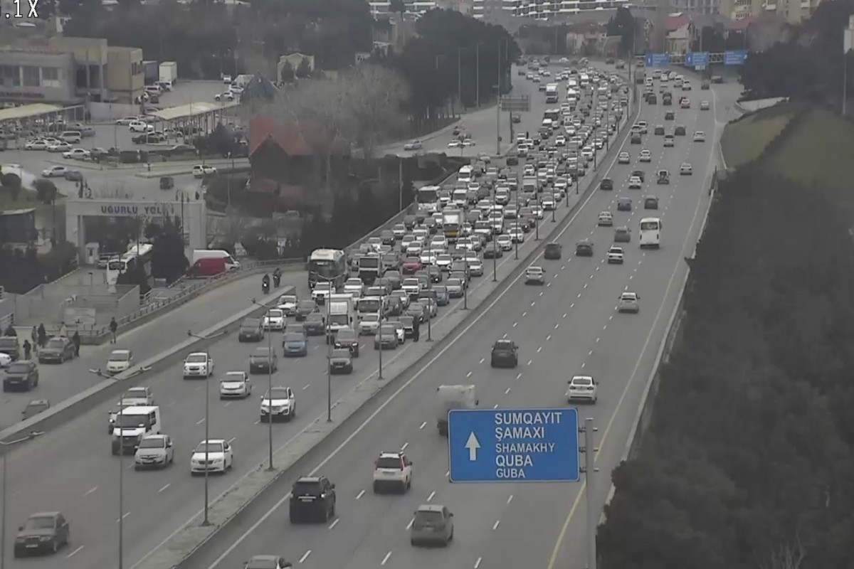 Bakı-Sumqayıt yolunda qəza olub, sıxlıq yaranıb - FOTO 