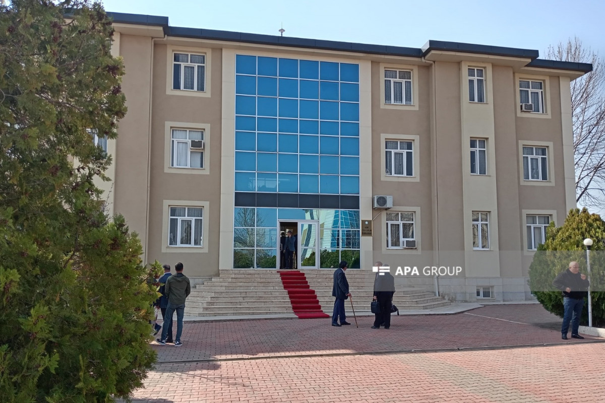 "Sədərək" postundan rüşvətlə dərman keçirilməsində ittiham olunan gömrükçülərin məhkəməsi başlayıb