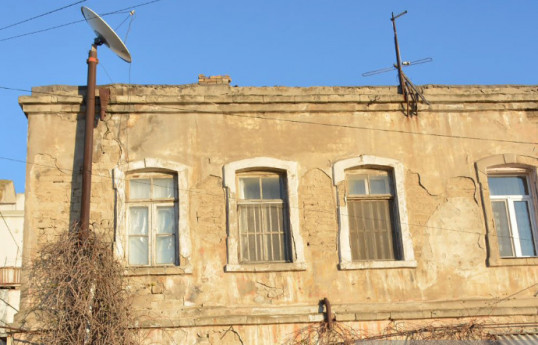 Qəzalı binalarla bağlı problemlərin həlli üçün görüləcək işlər açıqlanıb